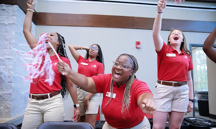 Avantis cheering at orientation